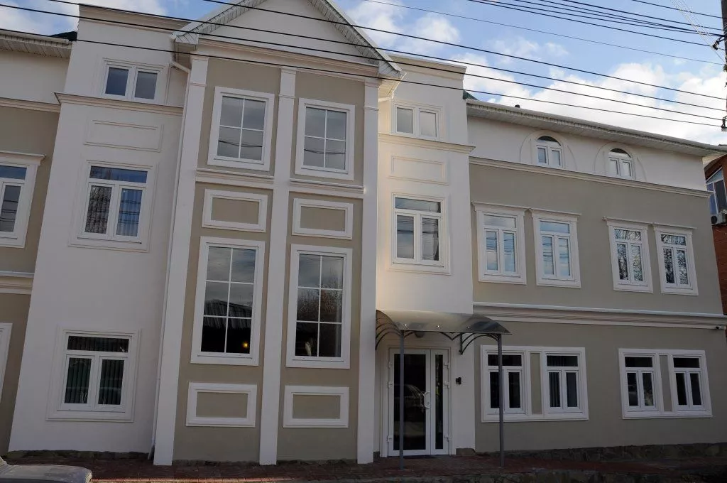 Ограждение гостиничного комплекса в городе Тула